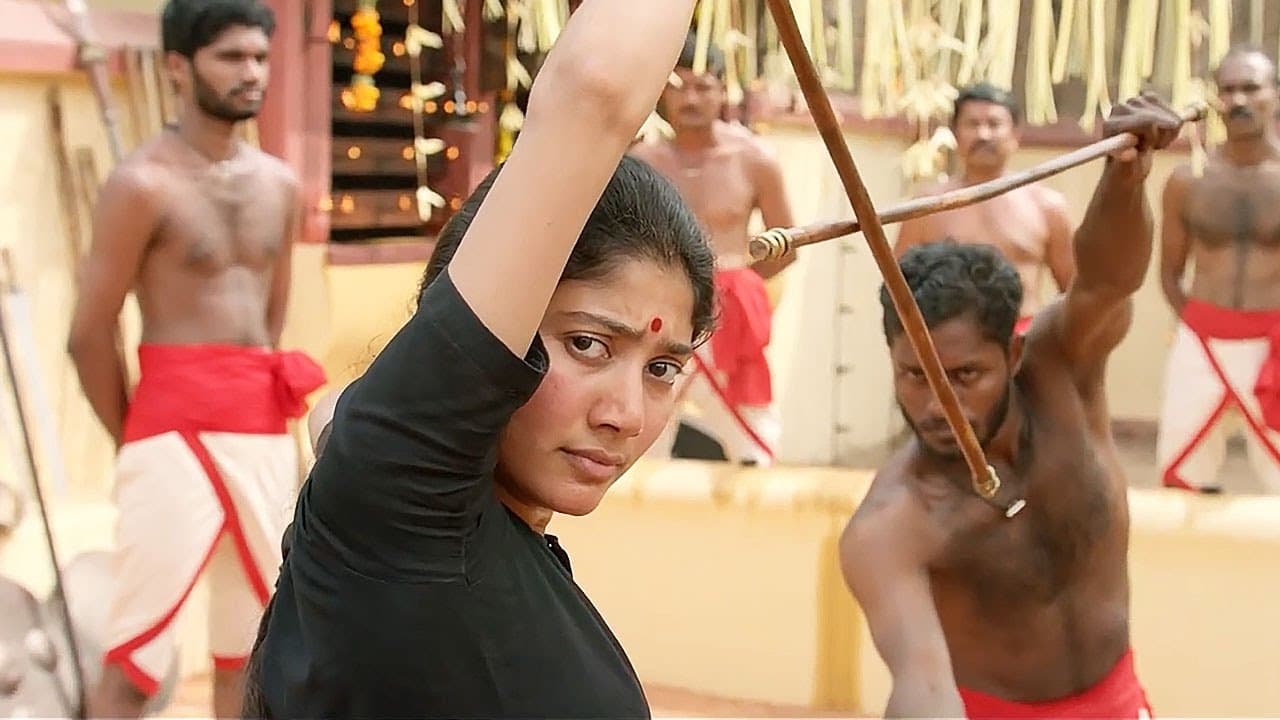 बीमार होने के बावजूद, लड़की ने पूरे गांव के सामने दिखाया कमाल का हुनर! - साई पल्लवी - Athiran Scene