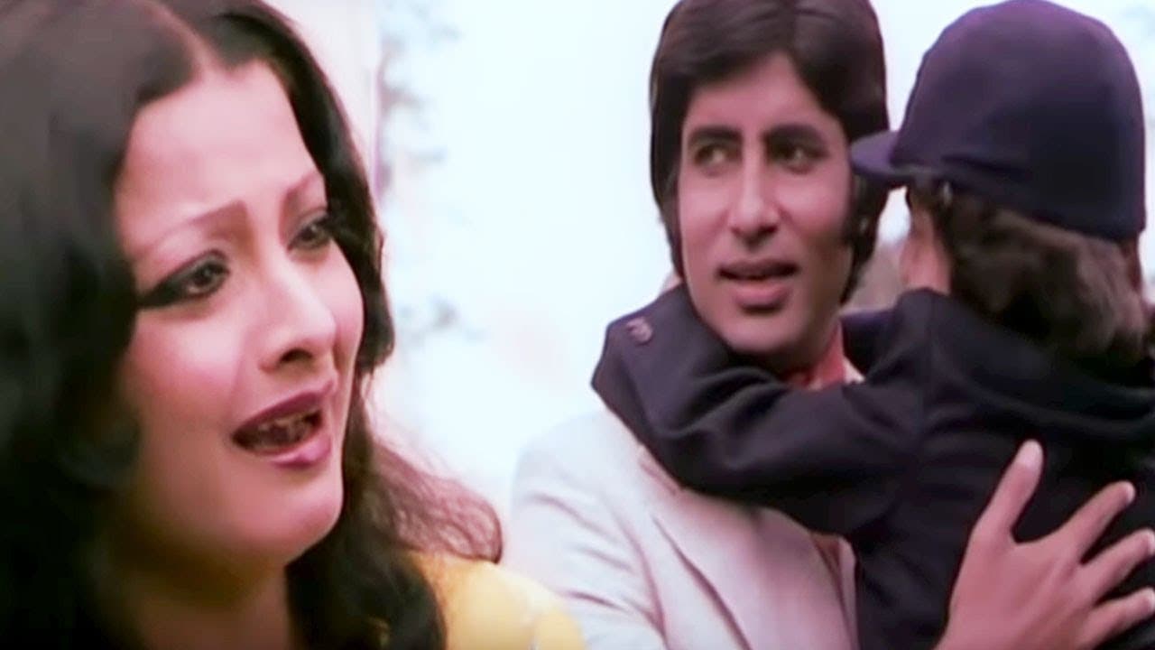 Amitabh Bachchan and his son leave Rekha alone | Do Anjaane | Bollywood Scene 29/31