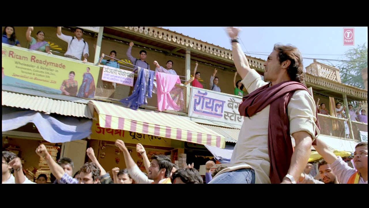 Janta Rocks Video Song Satyagraha | Amitabh Bachchan, Ajay Devgn, Kareena, Arjun Rampal