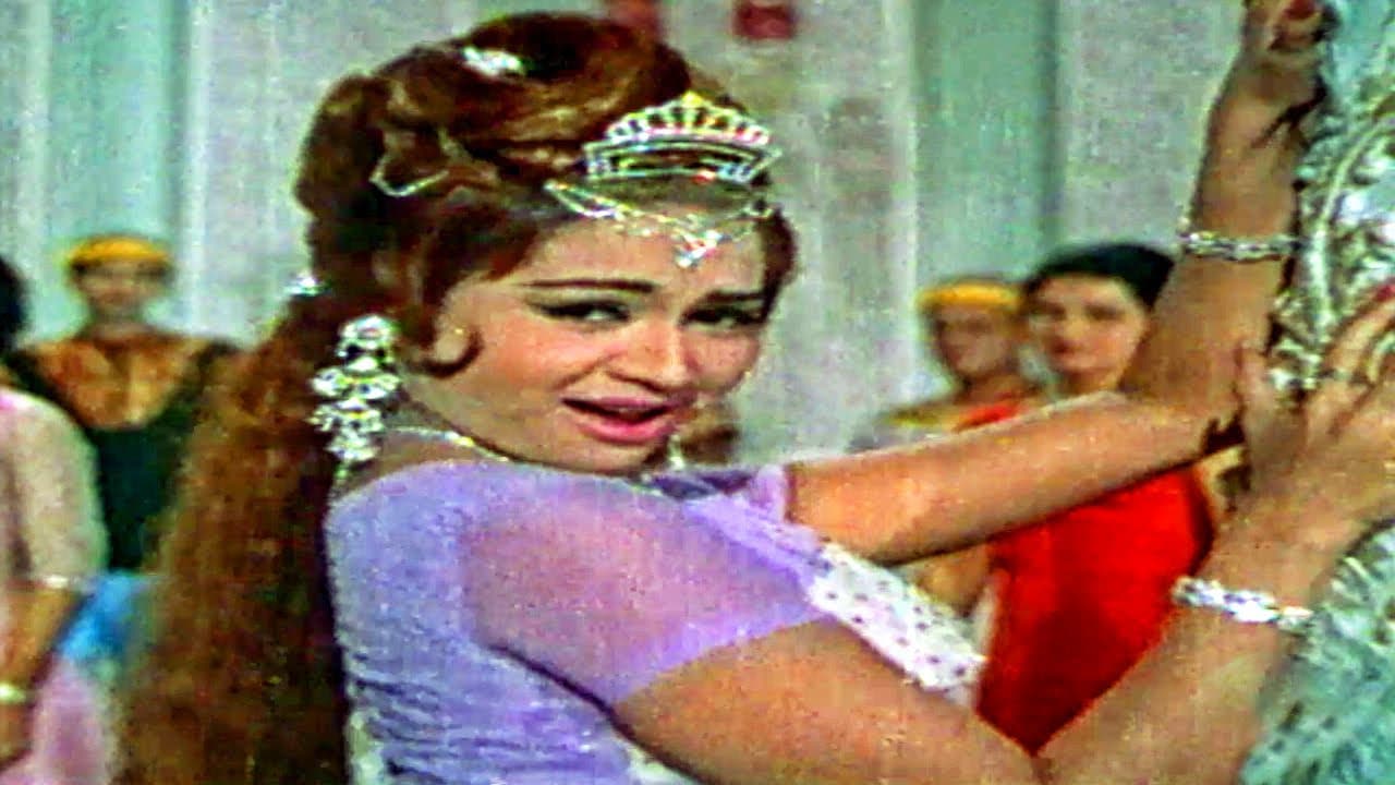 Mujhe Dekhiye Main Koi Dastaan Hoon HD | Helen | Lata Mangeshkar |  Lootera 1965 Song