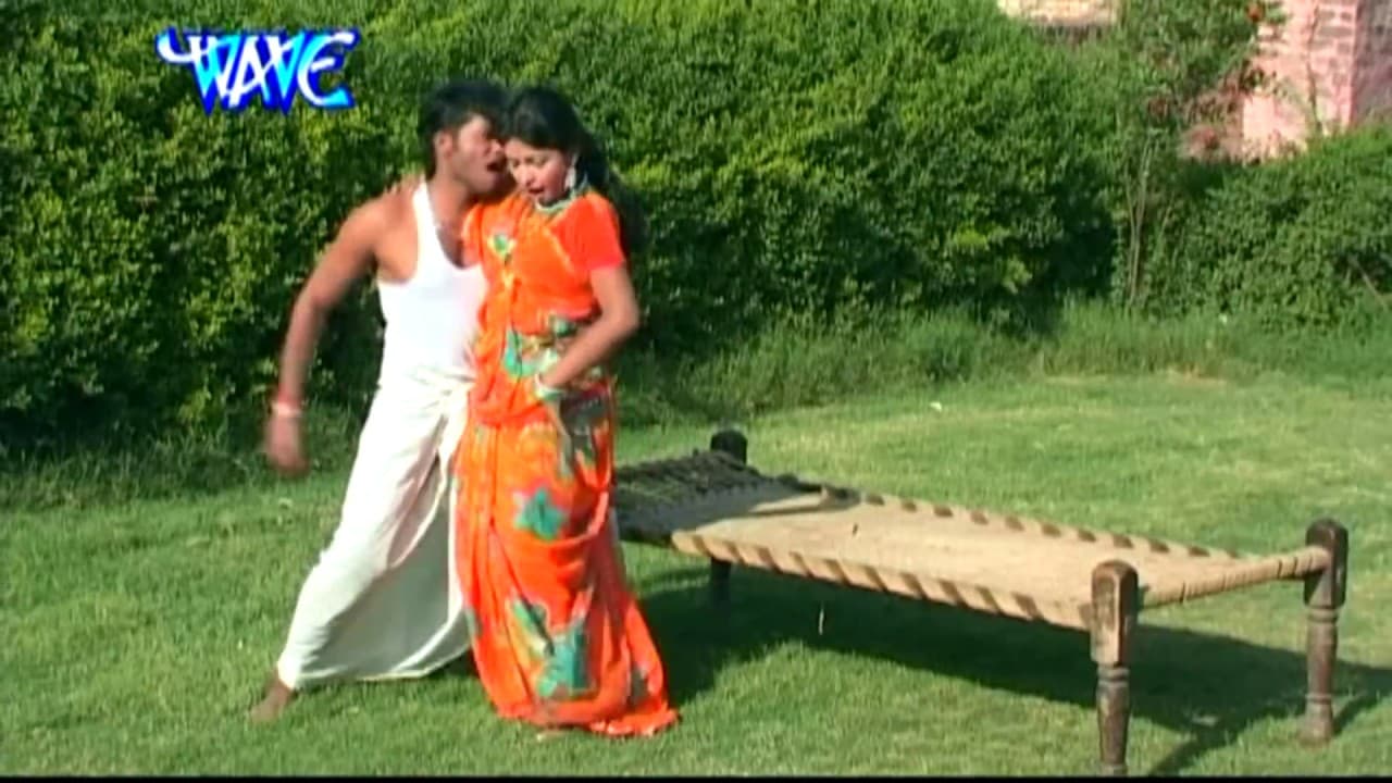 धीरे धीरे जाये दs गोरी  - Nakab Wali - Bhojpuri Hit Song @WaveMusicIndia