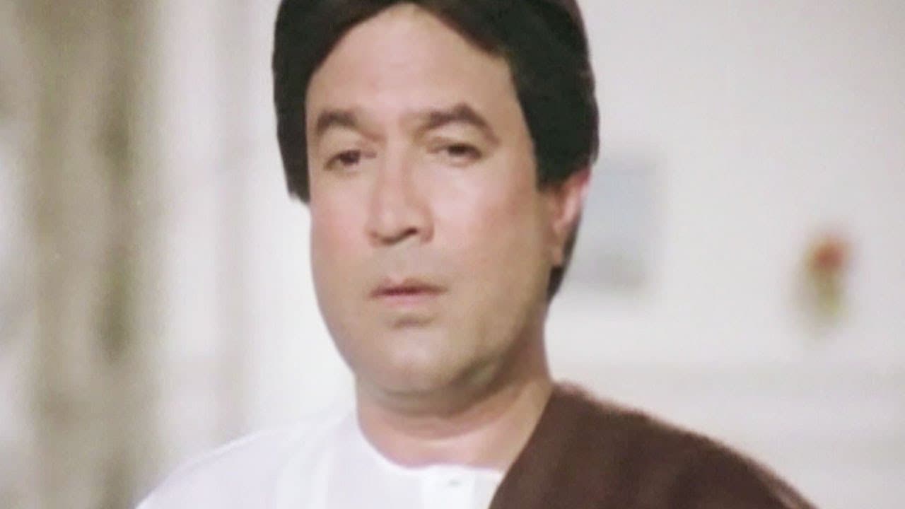Rajesh Khanna goes bankrupt - Swarg, Scene 6/14