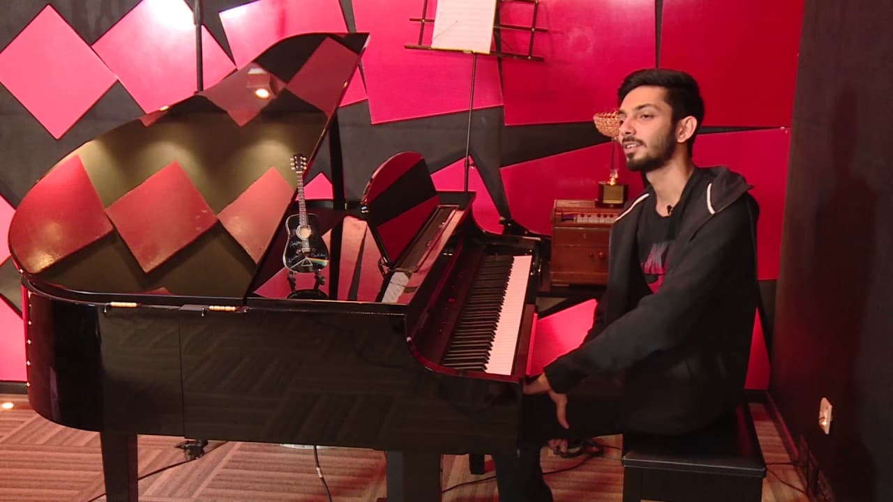 Anirudh Launches Onnume Aagala - Lyric Video | Vignesh ShivN | Maalavika