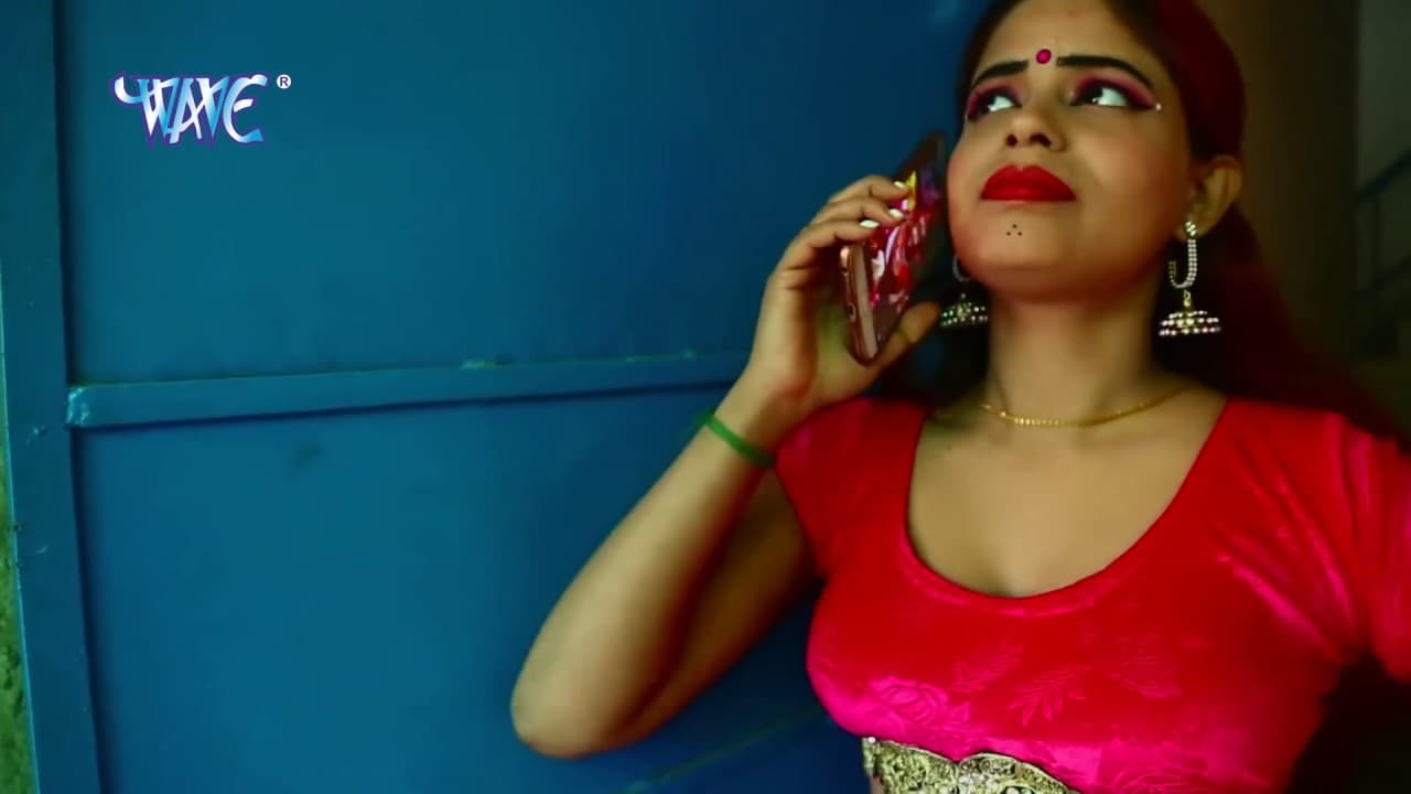 रंग डालता चोली खोल के - Rang Dalata - Buniya Khaya Kamiti Me Holi Hai - Bhojpuri  Holi Song