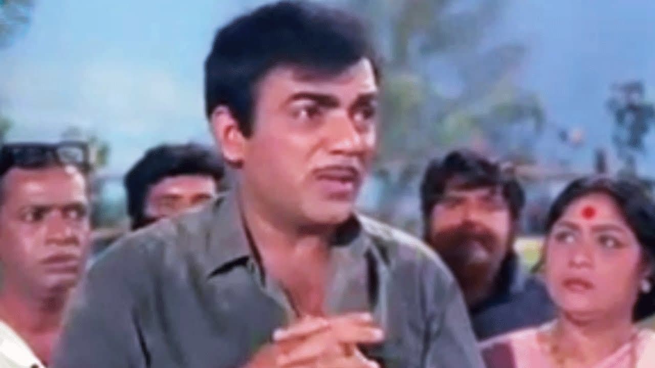 Pran comes to Mehmood's rescue - Lakhon Mein Ek Emotional Scene