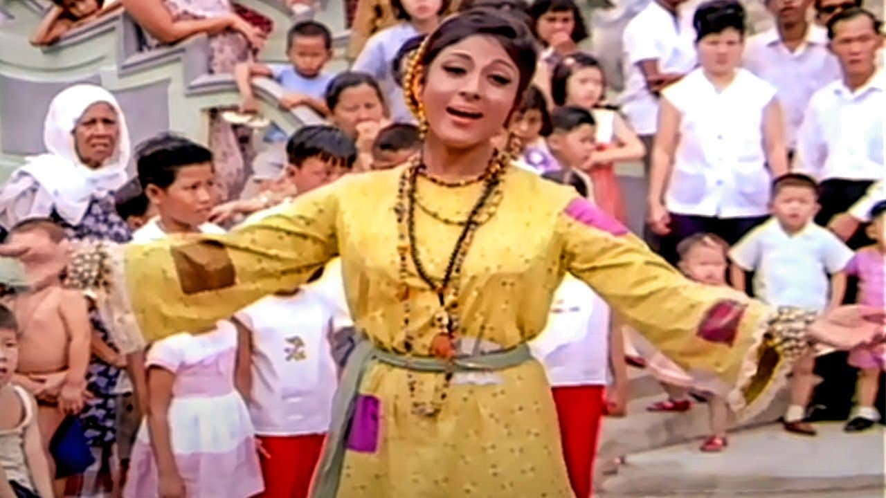 दे दाता के नाम  तुझको अल्लाह रखे HD - आँखें - माला सिन्हा, महमूद - आशा भोसले, मन्ना डे - Old Is Gold