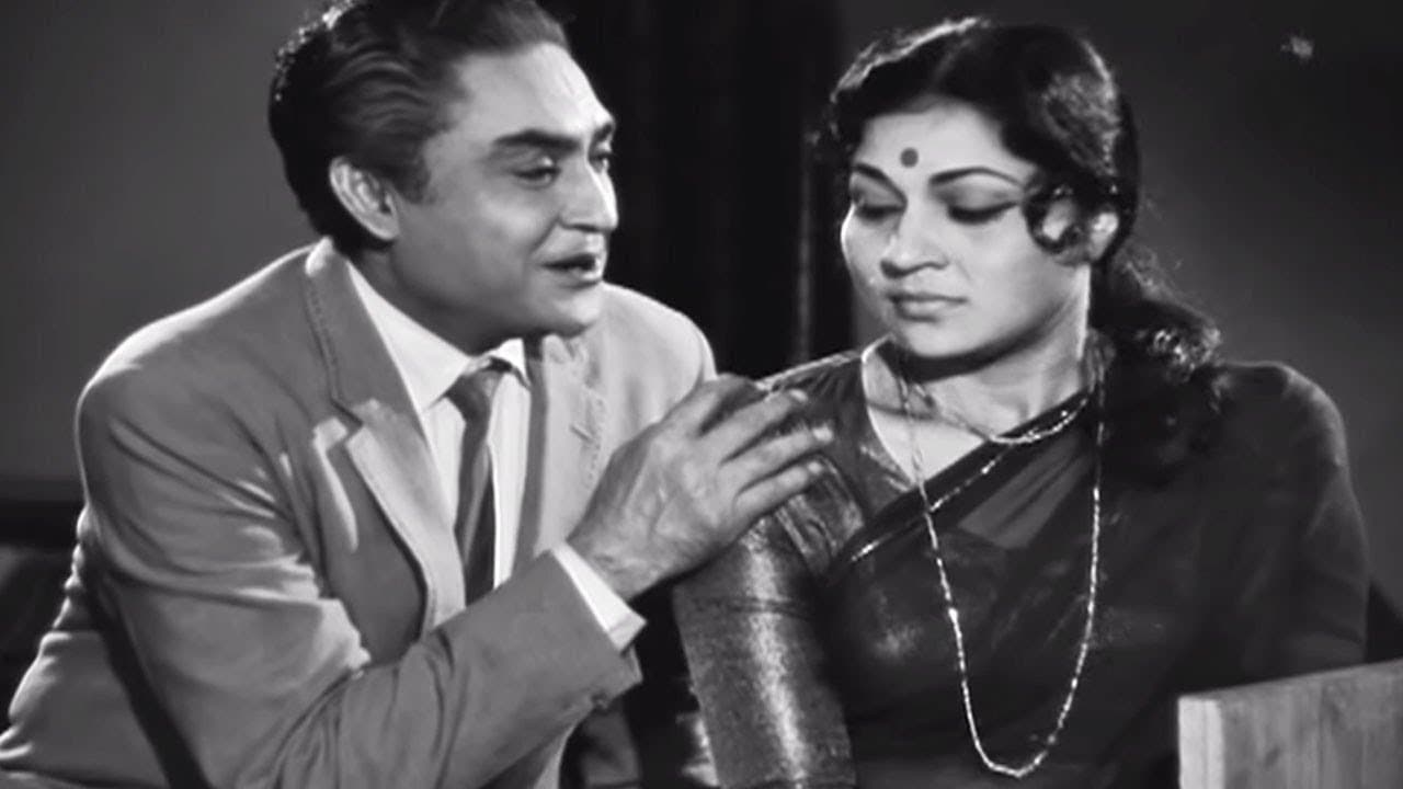 Nirupa Roy asks Ashok Kumar to leave the house | Grahasti | Bollywood  Movies | Emotional Scene