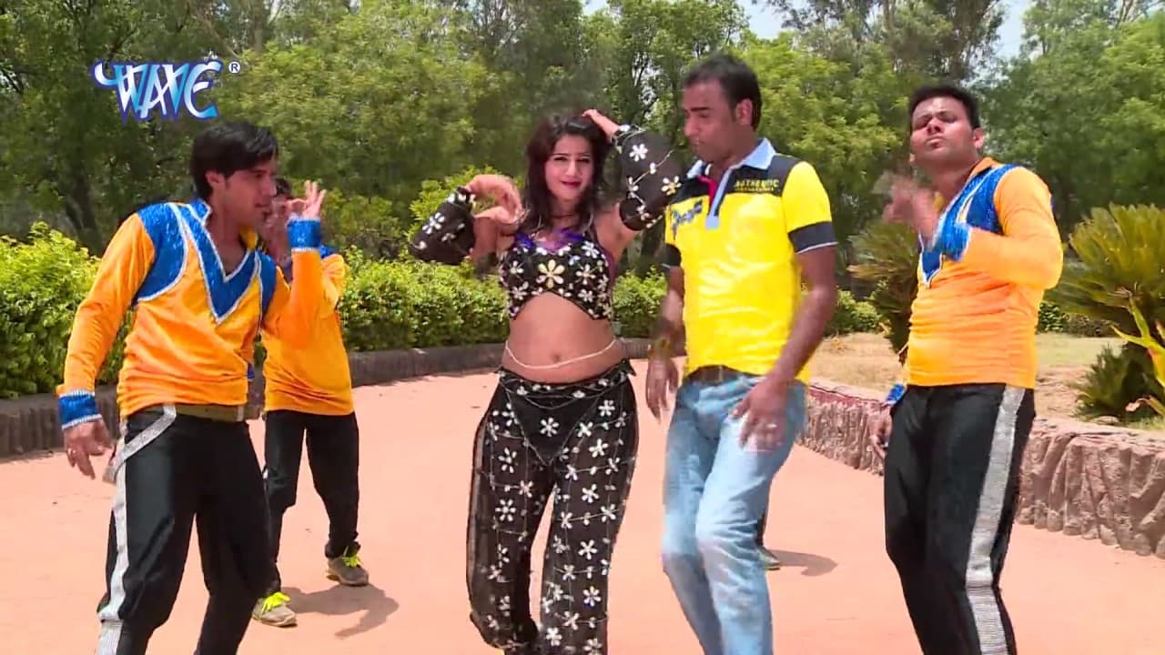 देहिया जवान चिकन सामान बा | Thumka Pe Jhumka | Ranjit Yadav | Bhojpuri Hit Song @WaveMusicIndia