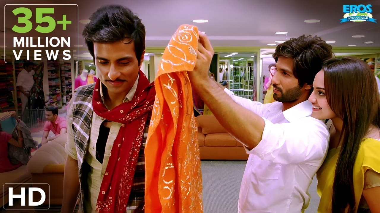 Sonakshi Sinha buys some saris - Rajkumar