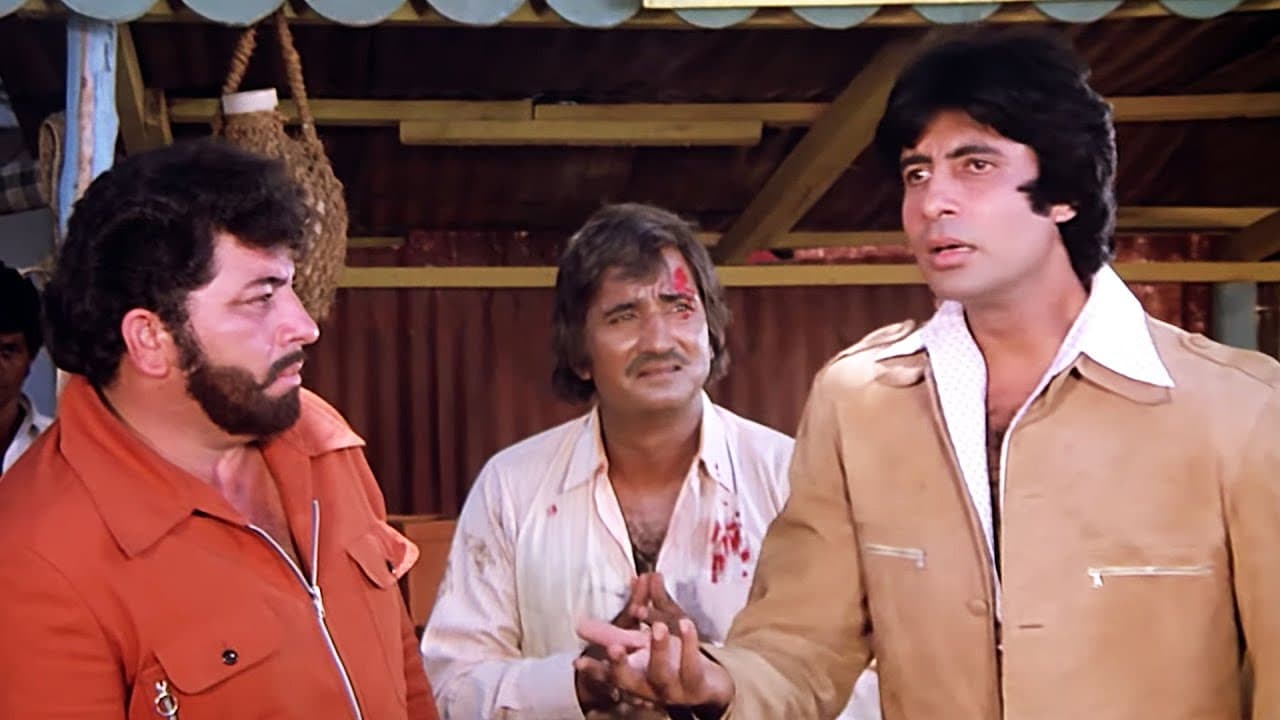 गरीब को पीट रहा था गुंडा तभी अमिताभ आए और उसकी बैंड बजा दी - अमिताभ बच्चन - अमजद खान - ज़बरदस्त सीन