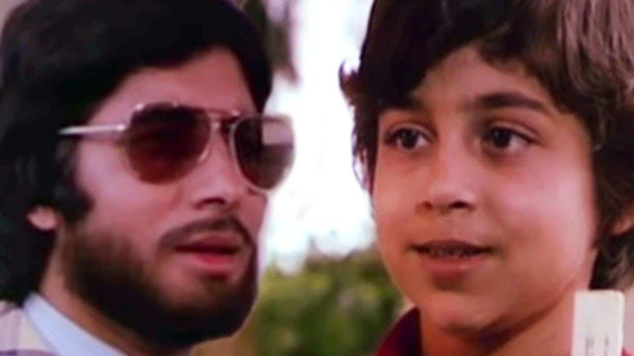 Amitabh Bachchan meets his son | Do Anjaane | Bollywood Scene 23/31