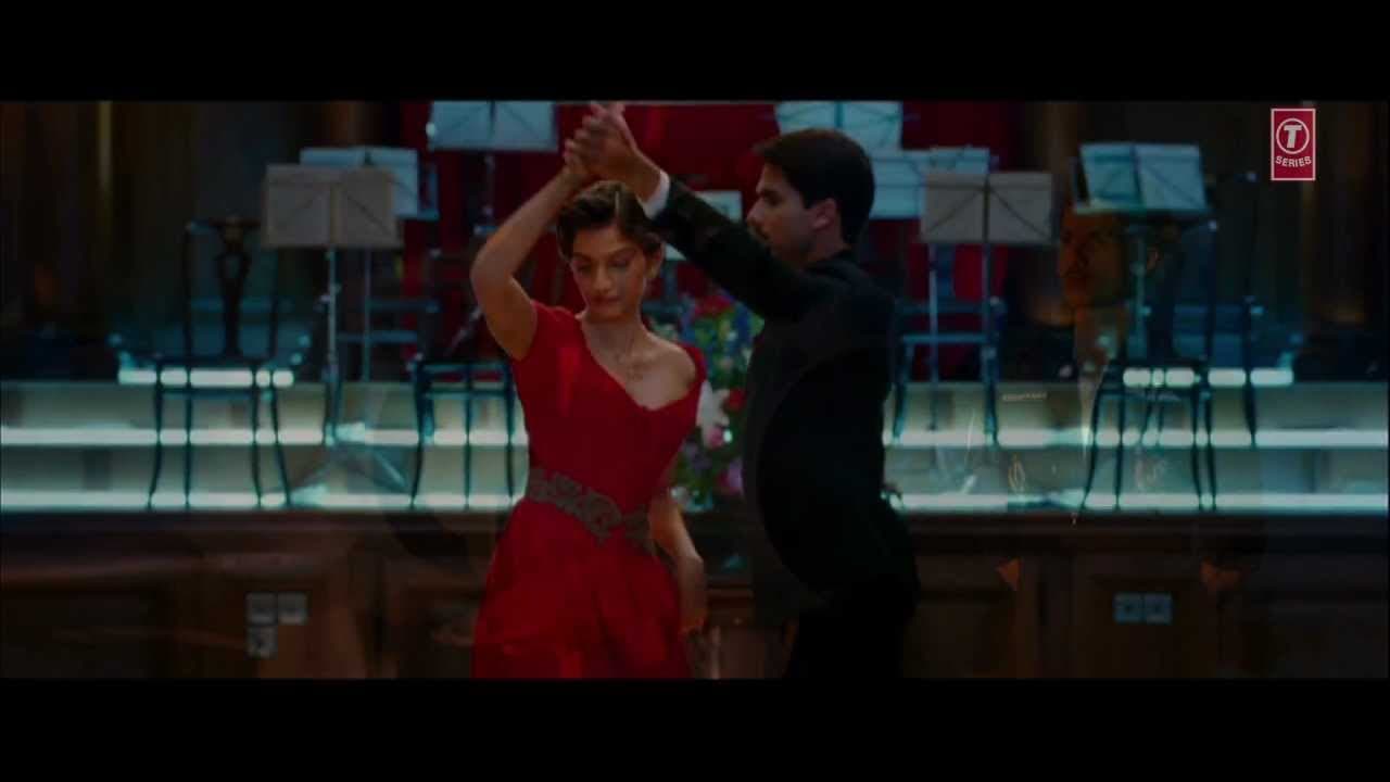 "Poore Se Zara Sa Kam Hai" Song Mausam | Exclusive