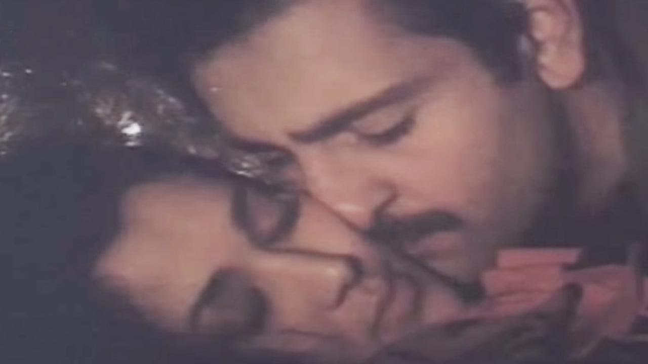 Rajeev Kapoor | Mandakini | Love Scene | Hum To Chale Pardes