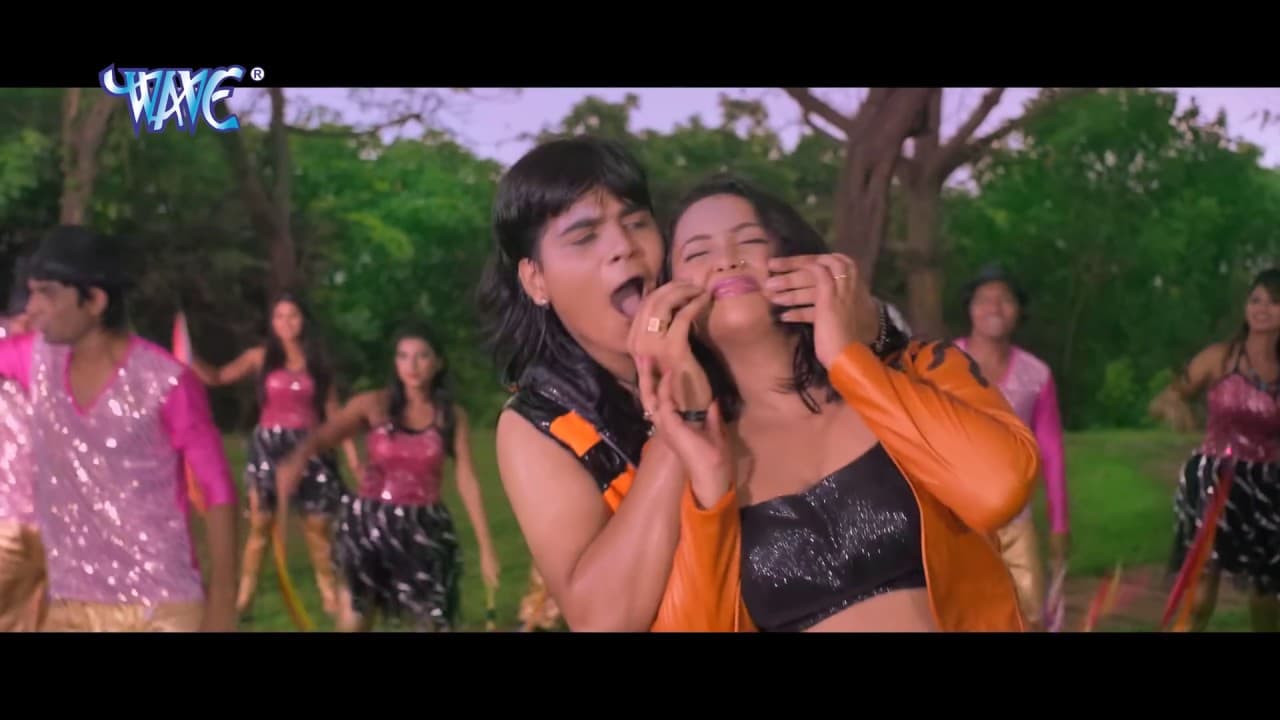 ऐ गोरी दाबे दs जोबना - Chulbuliya Na - EK Laila Teen Chaila - Bhojpuri Hit Song @WaveMusicIndia