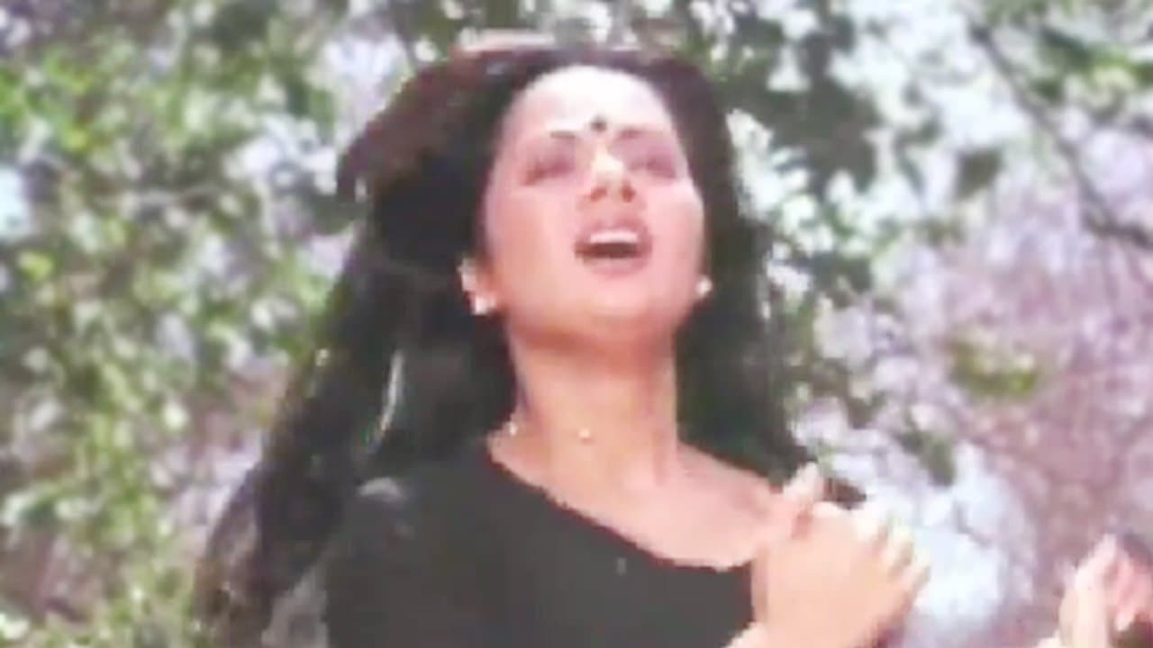 Rakesh Roshan attacks Ranjeeta - Haathkadi, Scene 10/15